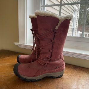 Keen winter boot womens 10.5 madder root red pink with fur